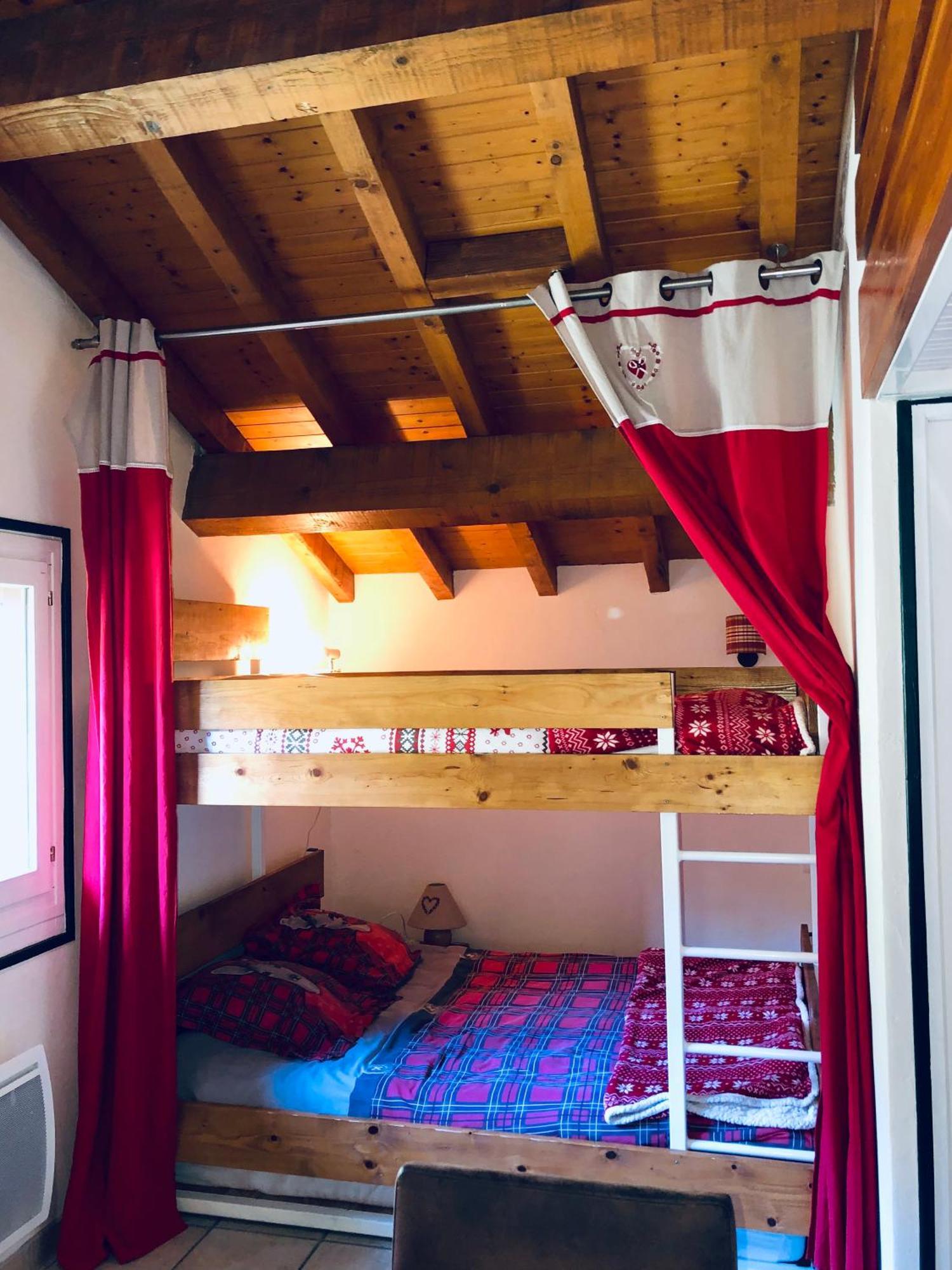 Chalet en pleine nature avec 2 appartements pour 6 ou 8 qui peuvent être réunis en 1 pour 14 personnes Saint-Gervais-les-Bains Exterior foto